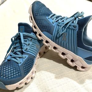 On Cloud running shoe